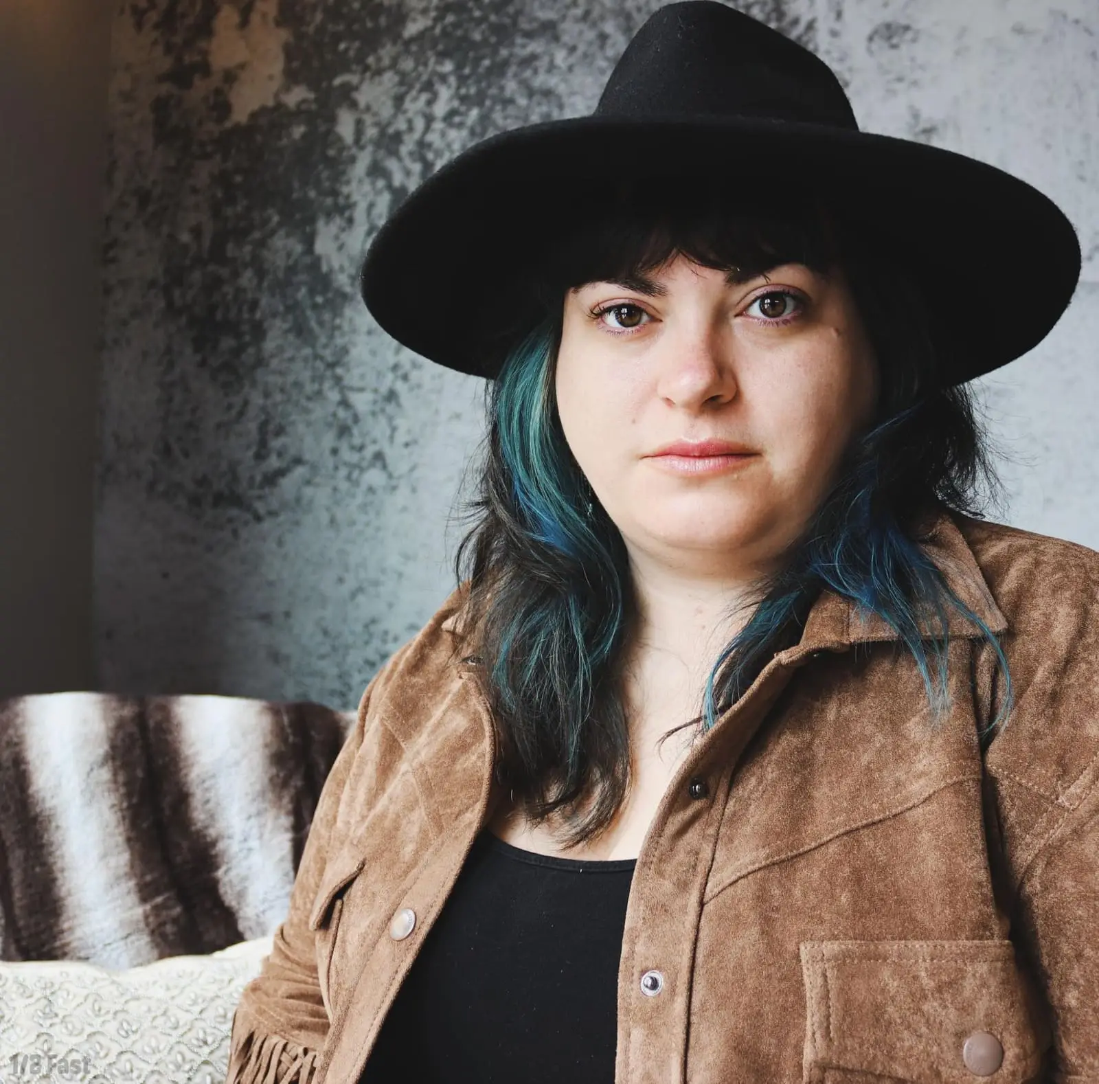 Chloe Lou artist portrait for Rockin' Robin Music Fest.